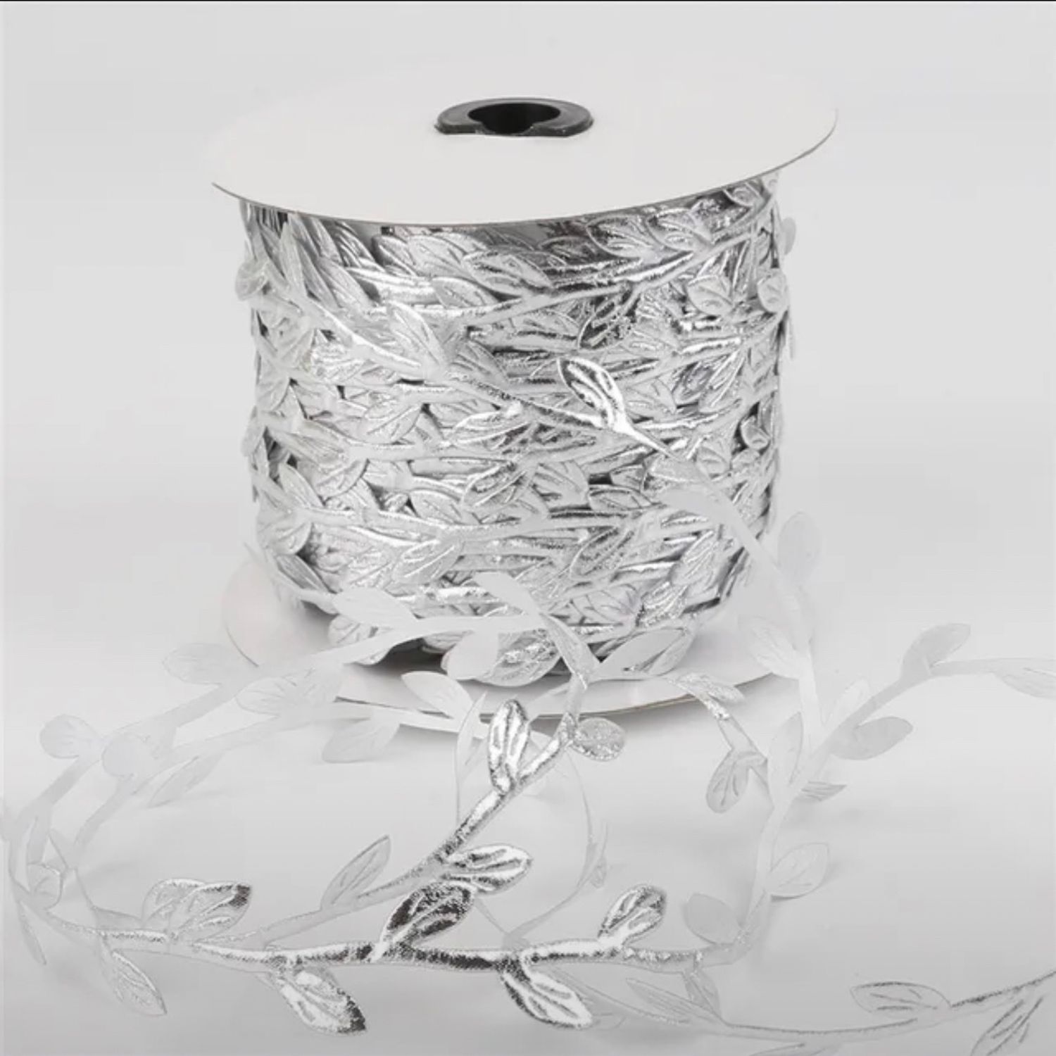 Искусственные шелковые ленты-листья, 3см , цвет серебро 5метров