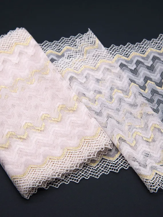 268 Кружево эластичное 19 см, Италия, пудра/золото