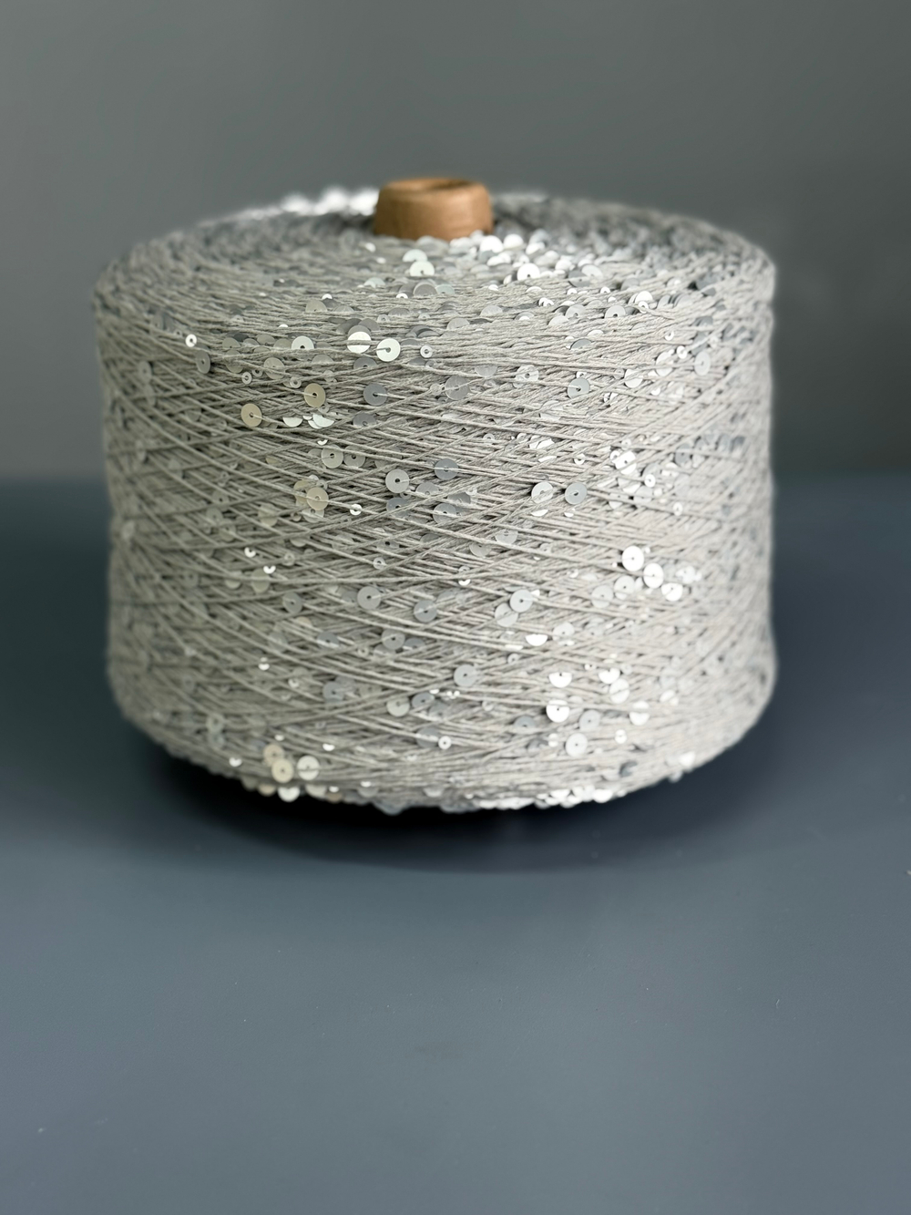 Пряжа Glam Shine пайетки 6+3 мм (142/серый матовый пайетки), 250м/100гр