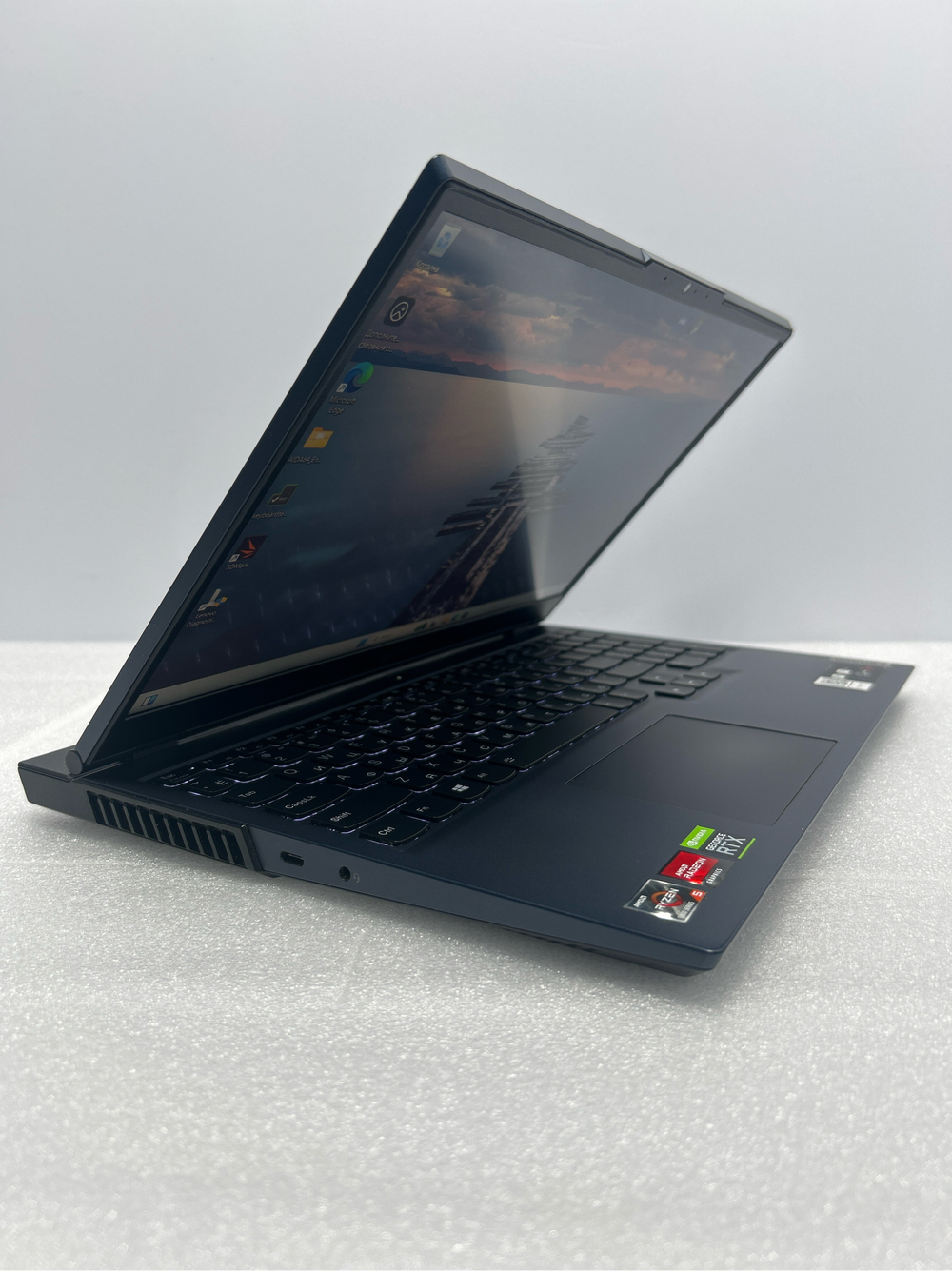 Ноутбук Lenovo Legion 5-15ACH6 (82JW00CGRU) 15.6"/ AMD Ryzen 5 5600H/RAM 8 GB/SSD 512 GB/Nvidia RTX3050 4GB/1920x1080/IPS 165 Hz/Windows 10/Подсветка кл-ры:LED/синий. Состояние: Уценка/ царапины на матрице