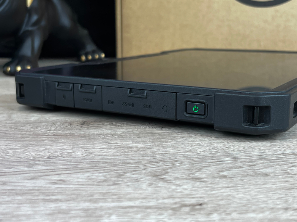 Dell 7220 Rugged Extreme Tablet 11.6" 1920x1080 FHD Touch 1000 nit Intel Соre i7-8865U