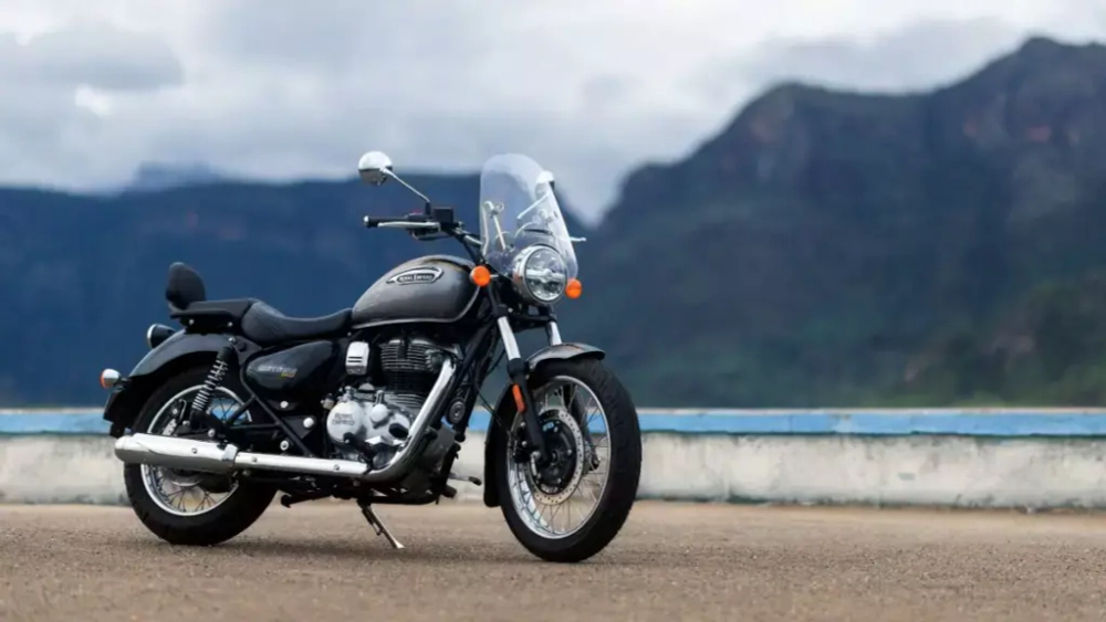 Royal Enfield Meteor 350 Aurora Black