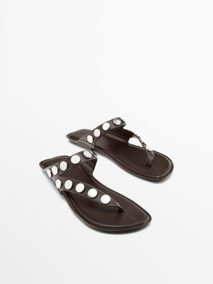 Massimo Dutti Кожаные сандалии с заклепками, коричневый