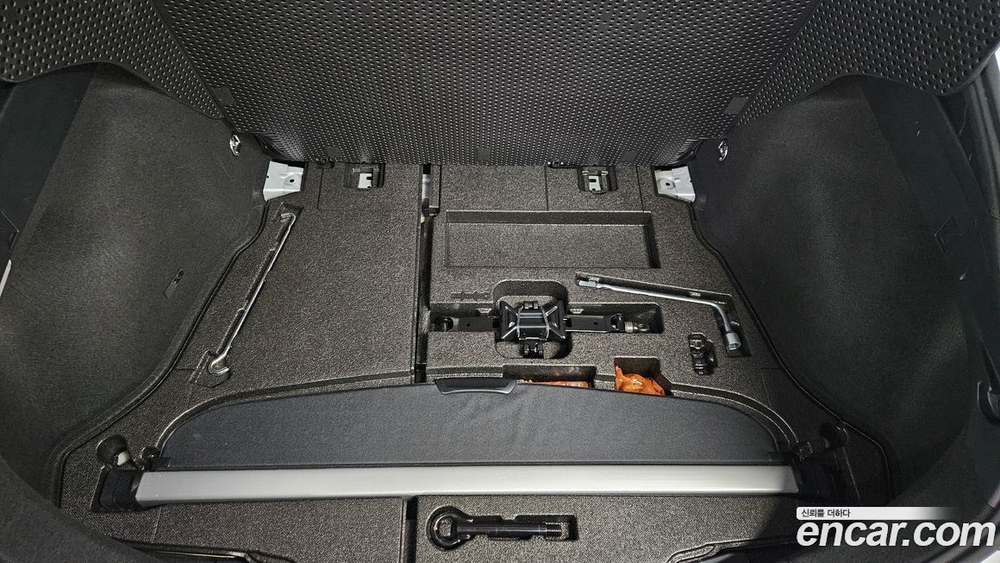 Toyota Prius 4 Generation 1.8 (03.2021)