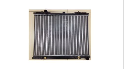 Радиатор охлаждения Kia Sorento 1