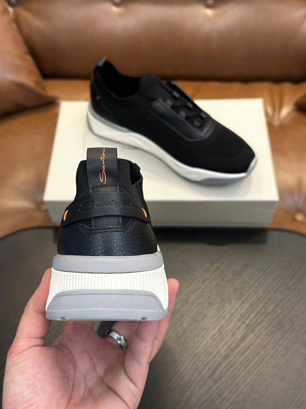 Кроссовки Santoni