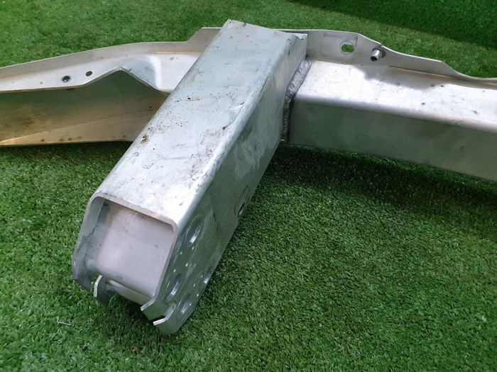 Усилитель передний BMW 3er G20 (2018-н.в.)