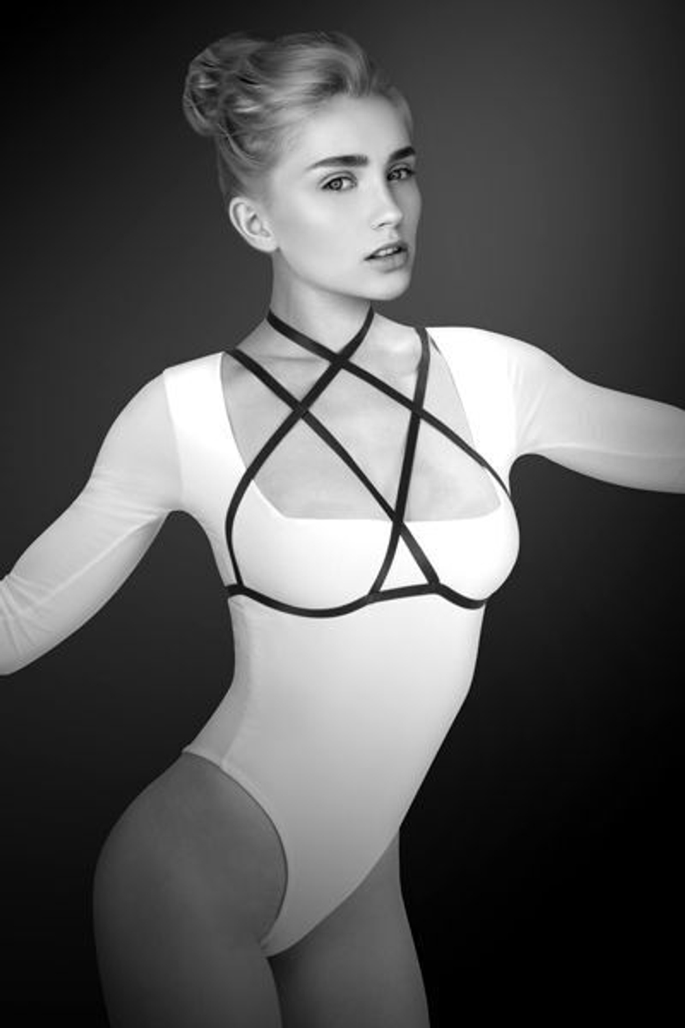 Упряжь на грудь Lola (Размер: S-M-L) (Цвет: черный)