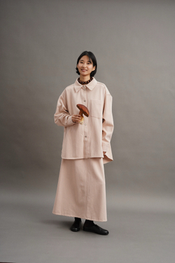 Рубашка оверсайз с карманами из плотного хлопка пудрового цвета