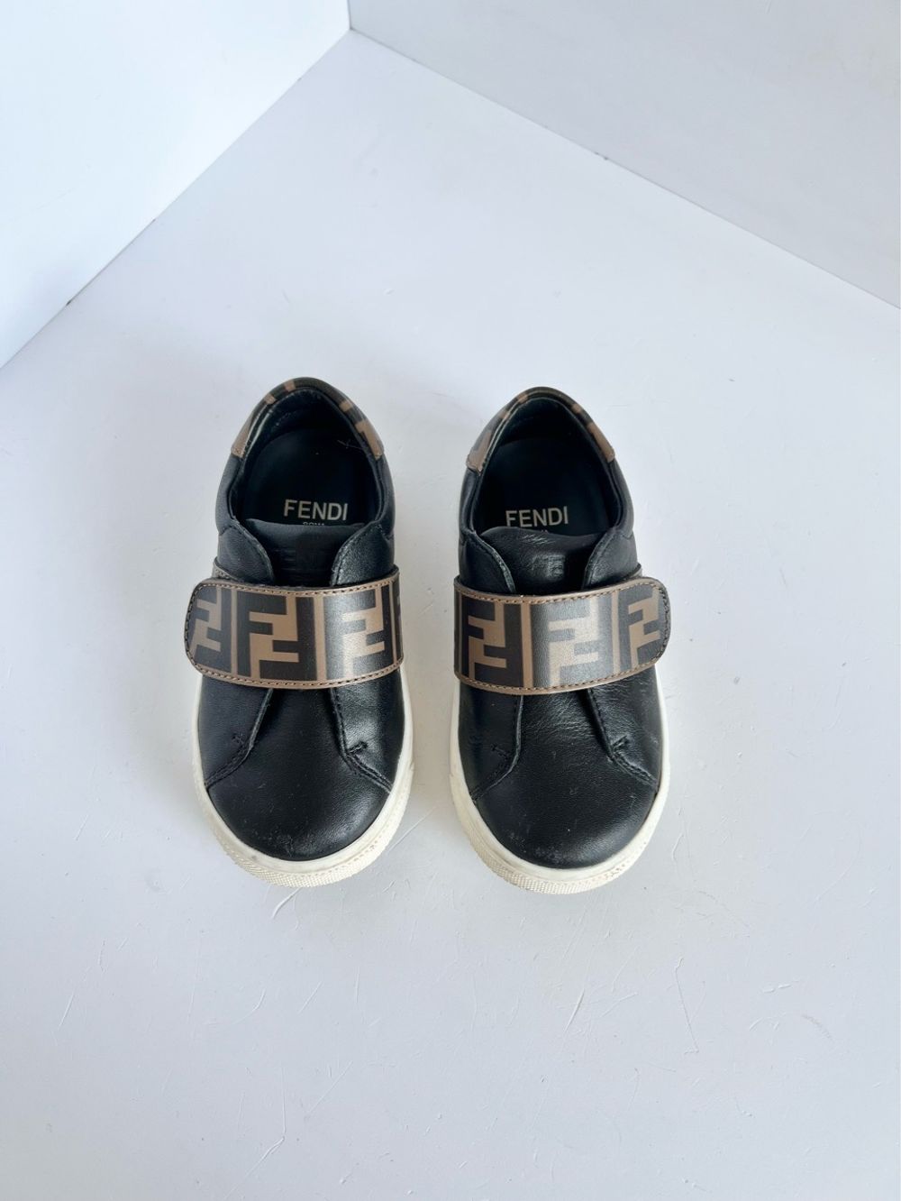 Кеды кожаные Fendi, 22