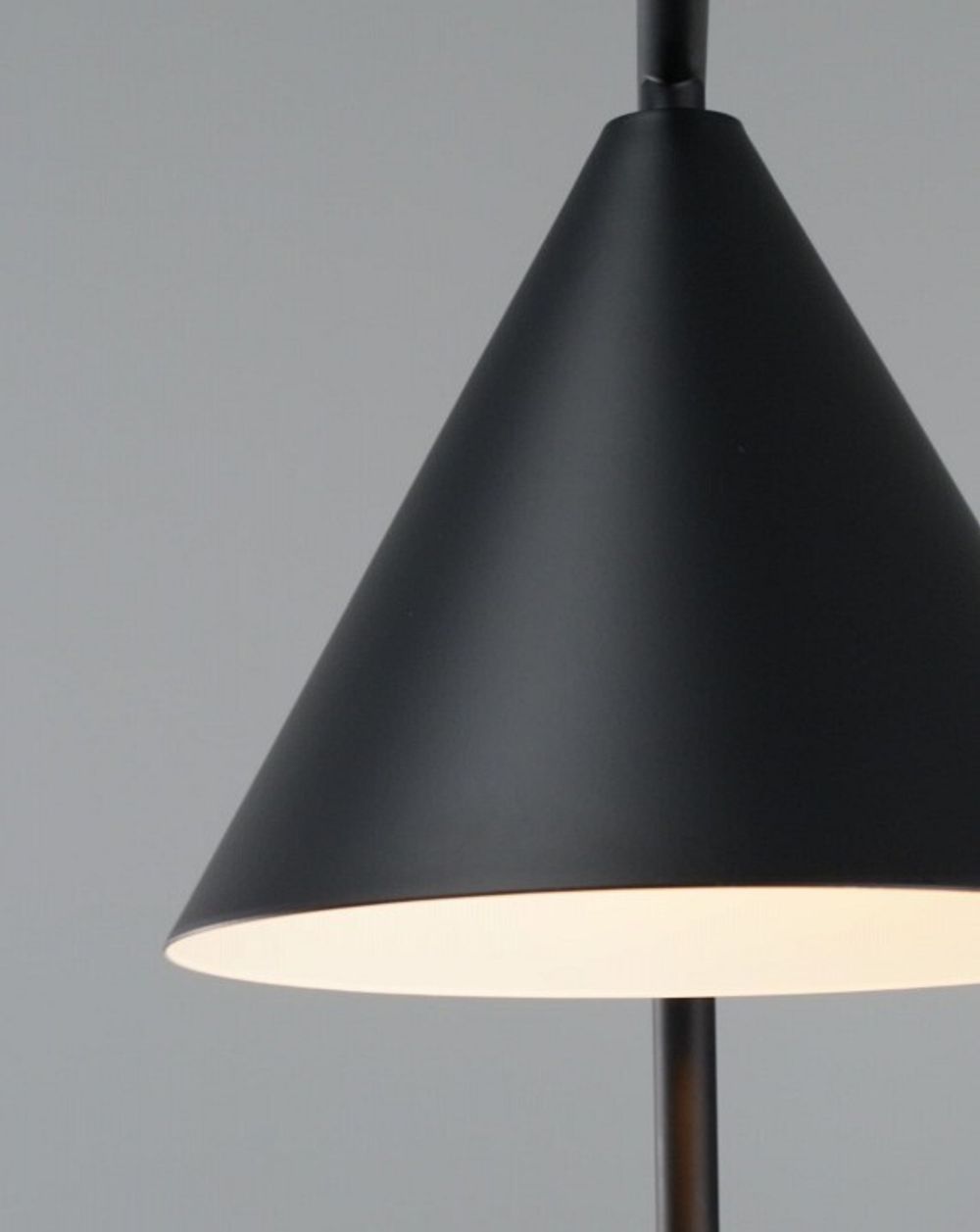 Настольная лампа декоративная Moderli Omaha V11594-1T