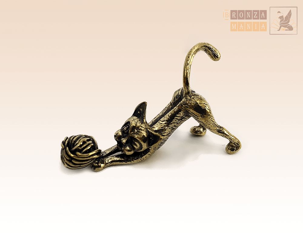 фигурка Кошка с клубком