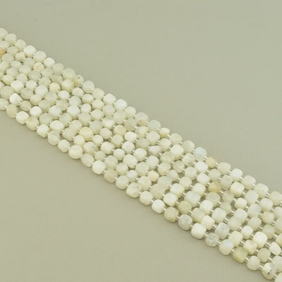 Нитка Лунный камень 39 см. (Без замка) - Молочная