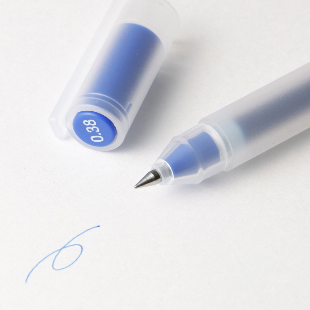 Гелевая ручка Muji 0,38 мм (синяя) - широко известные в кругах любителей буллет-журналинга гелевые ручки Muji.