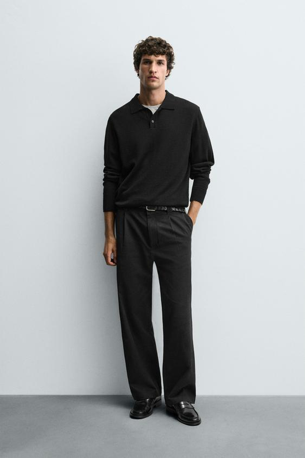 ZARA БРЮКИ СО СКЛАДКАМИ ИЗ ХЛОПКА И ЛИОЦЕЛЛА, УГОЛЬНЫЙ