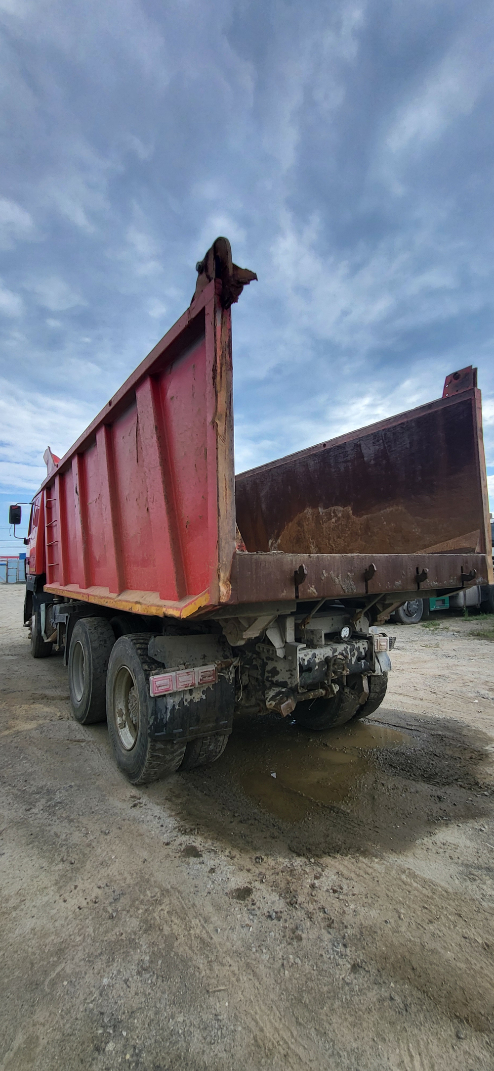 МАЗ 6501* 6x4 Самосвал 650128-8520-000 (Дизельный, 11,6 л, 423 л.с., МТ)