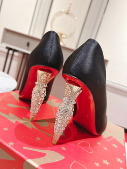 Christian Louboutin Lipstrass Pump 10 cm