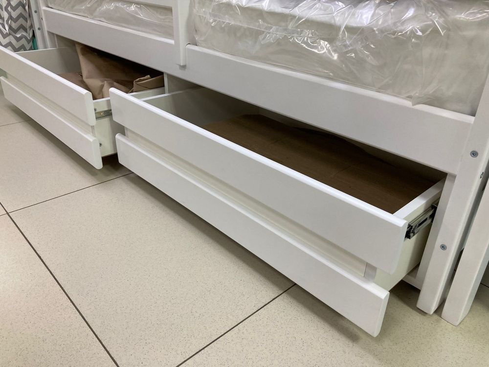 Кровать Манеж 2-х яр. с выдвежным местом Массив белый/белый (ладе) 800*1600