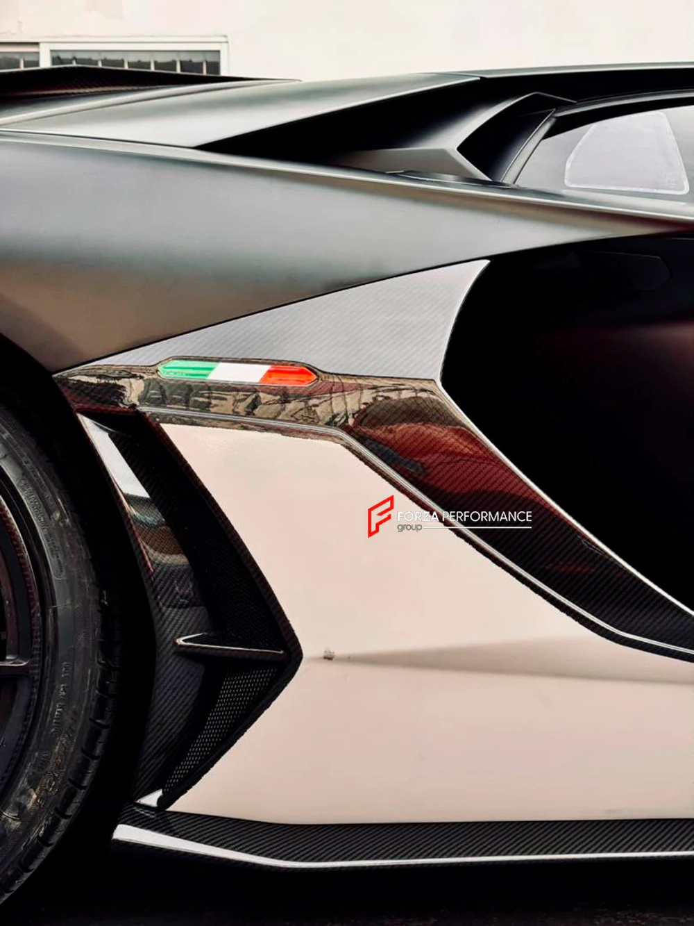 Карбоновый обвес переделка в LP770 SVJ для LAMBORGHINI AVENTADOR LP700 / LP720 / LP750 Ламборгини