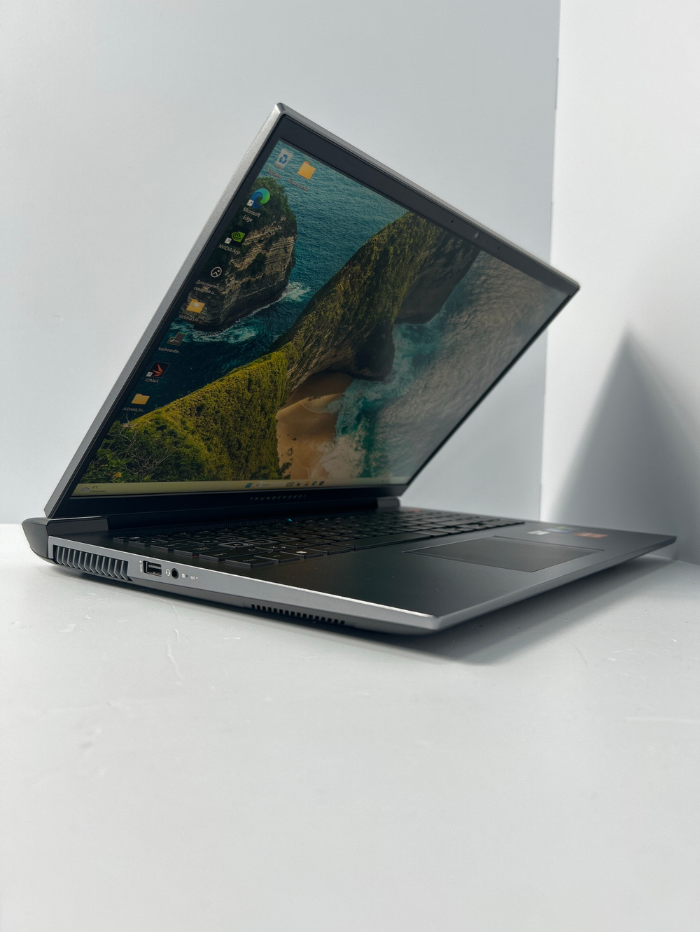 Ноутбук игровой Thunderobot Zero Ultra 7 (JT009JE09RU) 16"/Intel Core i7-12700H/RAM 32GB/SSD 1024GB/GeForce RTX 3080Ti/2560x1600/IPS/165Hz/Win11/Подсветка кл-ры: RGB/Серый. Состояние: B1