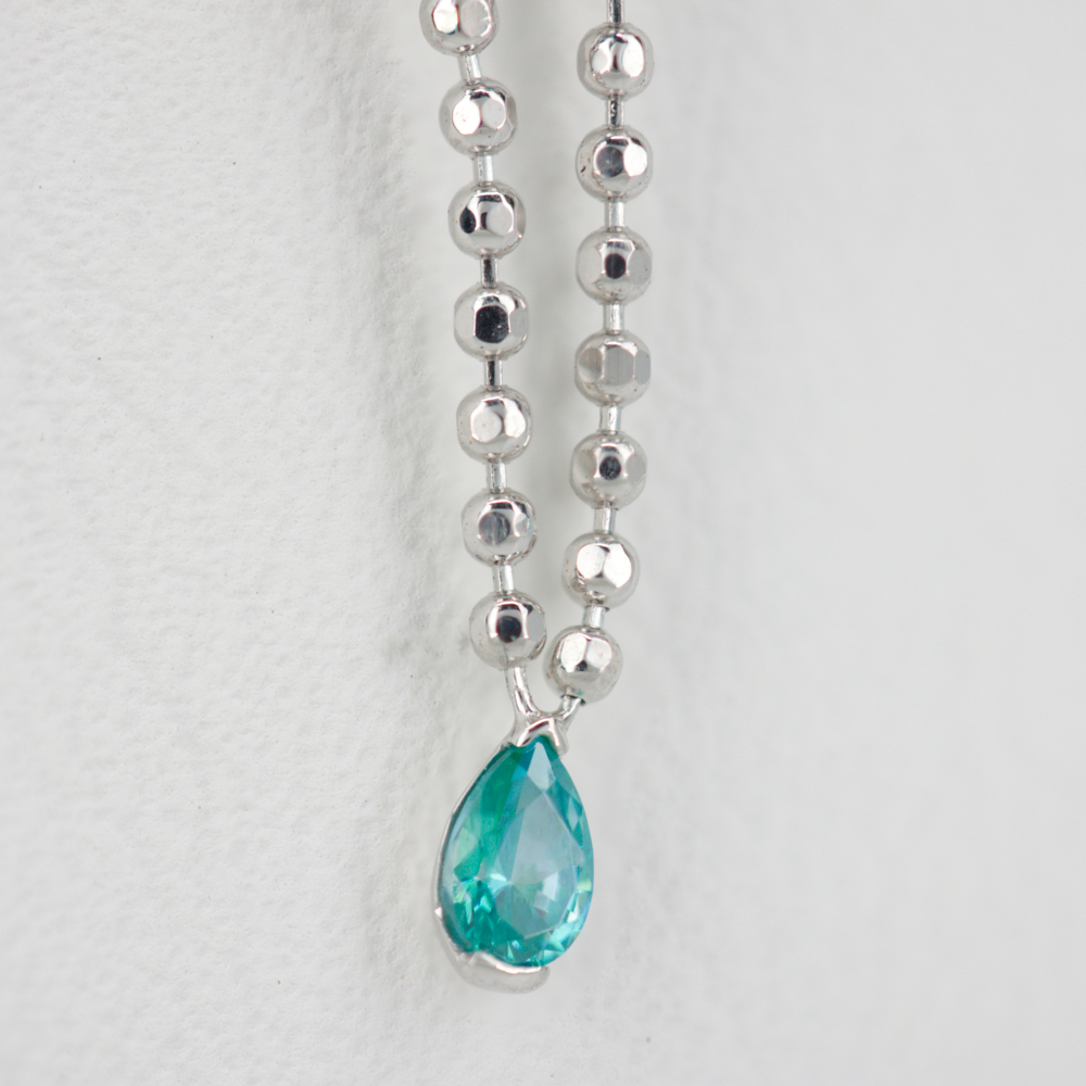 Nemertea tops with colored gems