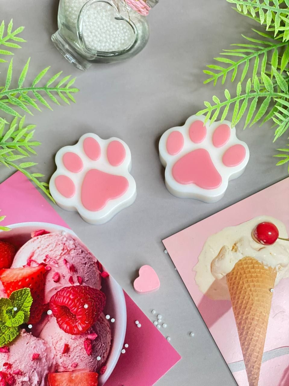 Мыло ручной работы в форме кошачьих лапок