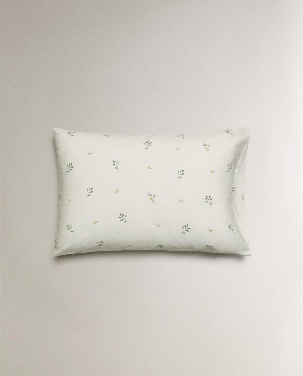 ZARA HOME НАВОЛОЧКА С ПРИНТОМ «ЛИСТЬЯ», ЗЕЛЕНЫЙ