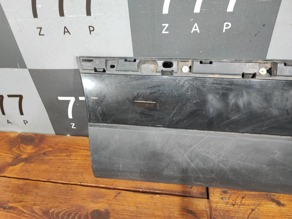 Накладка двери задней правой Range Rover 4 (L405) 12-22 Б/У Оригинал LR038855