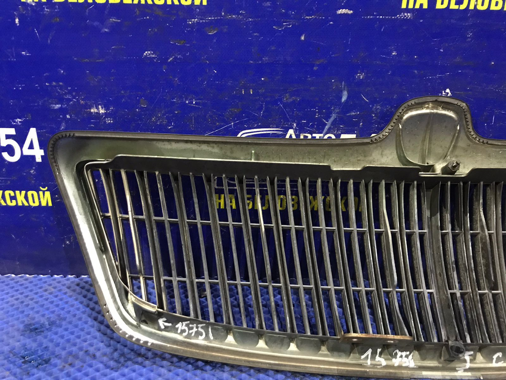 Решетка радиатора TOYOTA BREVIS 2001-2004