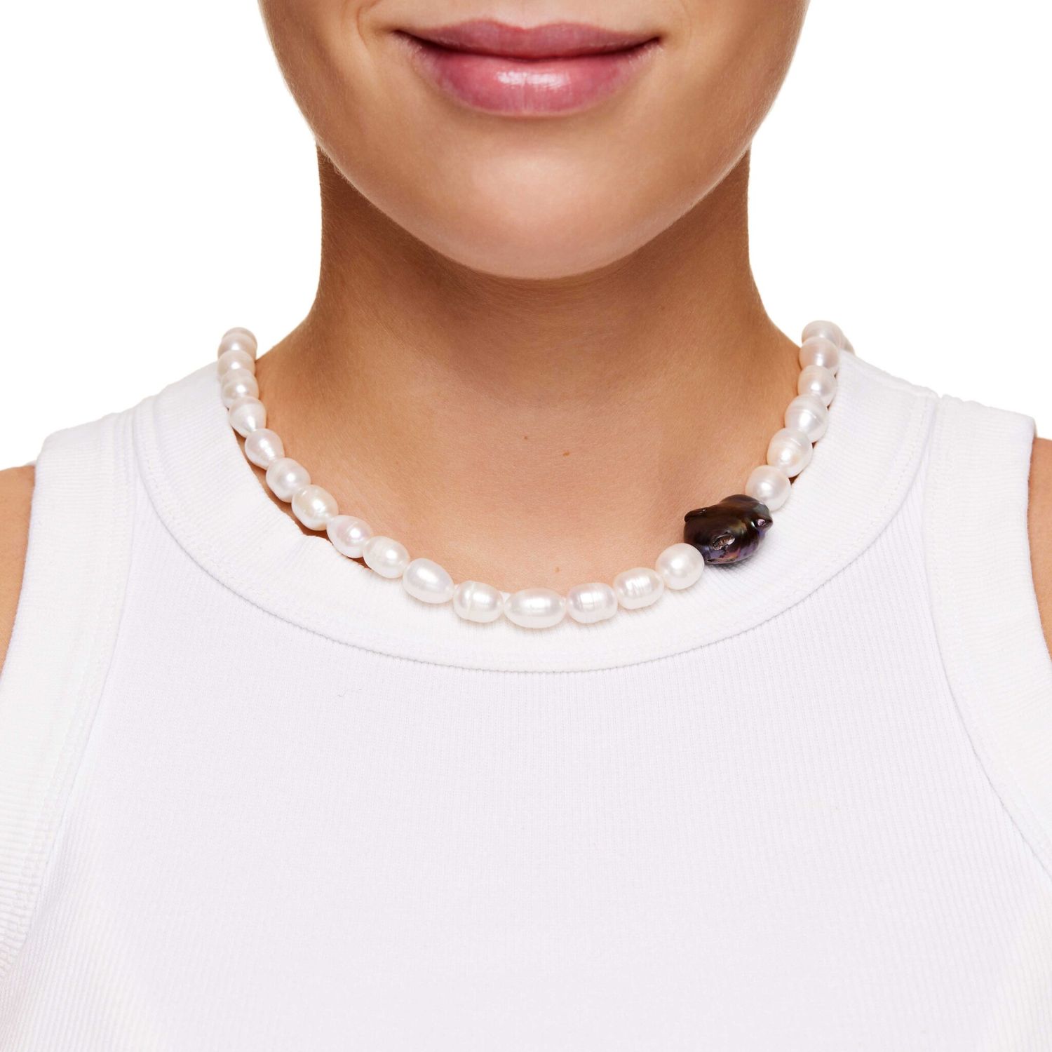 Колье Pearly Contrast Necklace