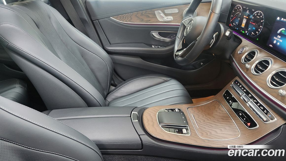 Mercedes-Benz E-Class W213 E300e 4MATIC Exclusive (12.2022)