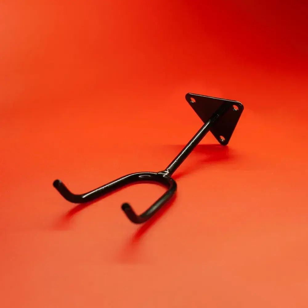 Держатель настенный для краскопульта усиленный с полимерным покрытием , кронштейн для инвентаря универсальный с тремя точками опоры Тяжелая Техника