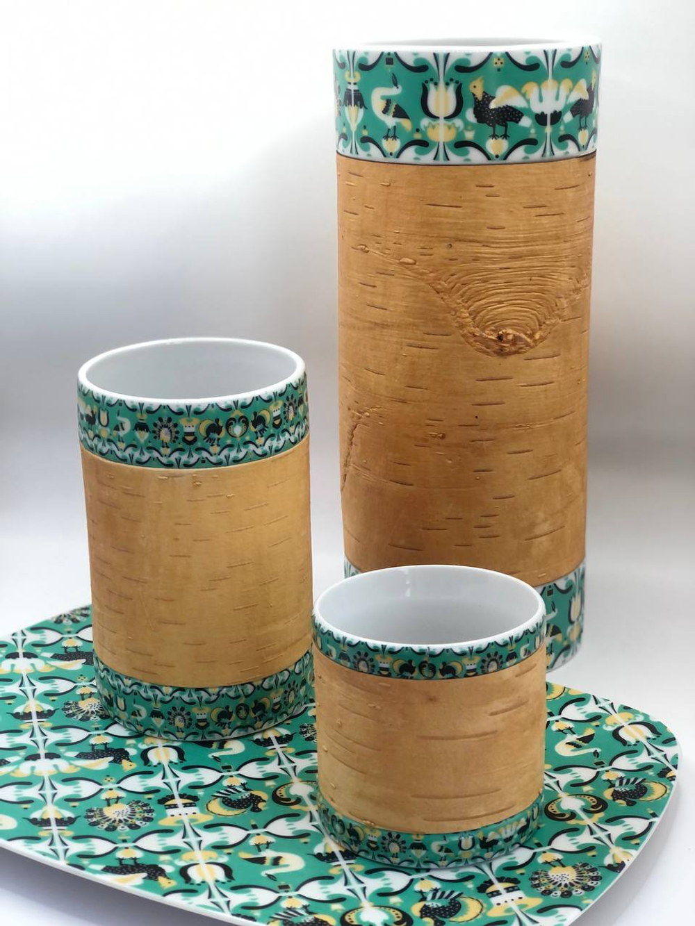 Ваза фарфоровая с берестой. Коллекция  Изразец Коломенское. Цветы. Бревно (Log).