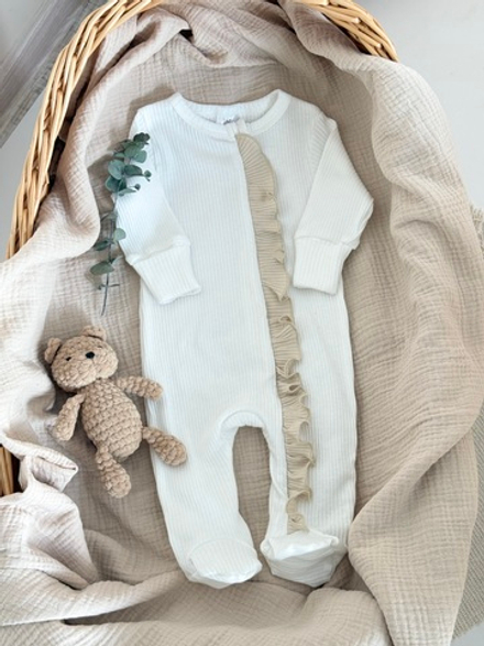 Комбинезон на молнии с рюшей