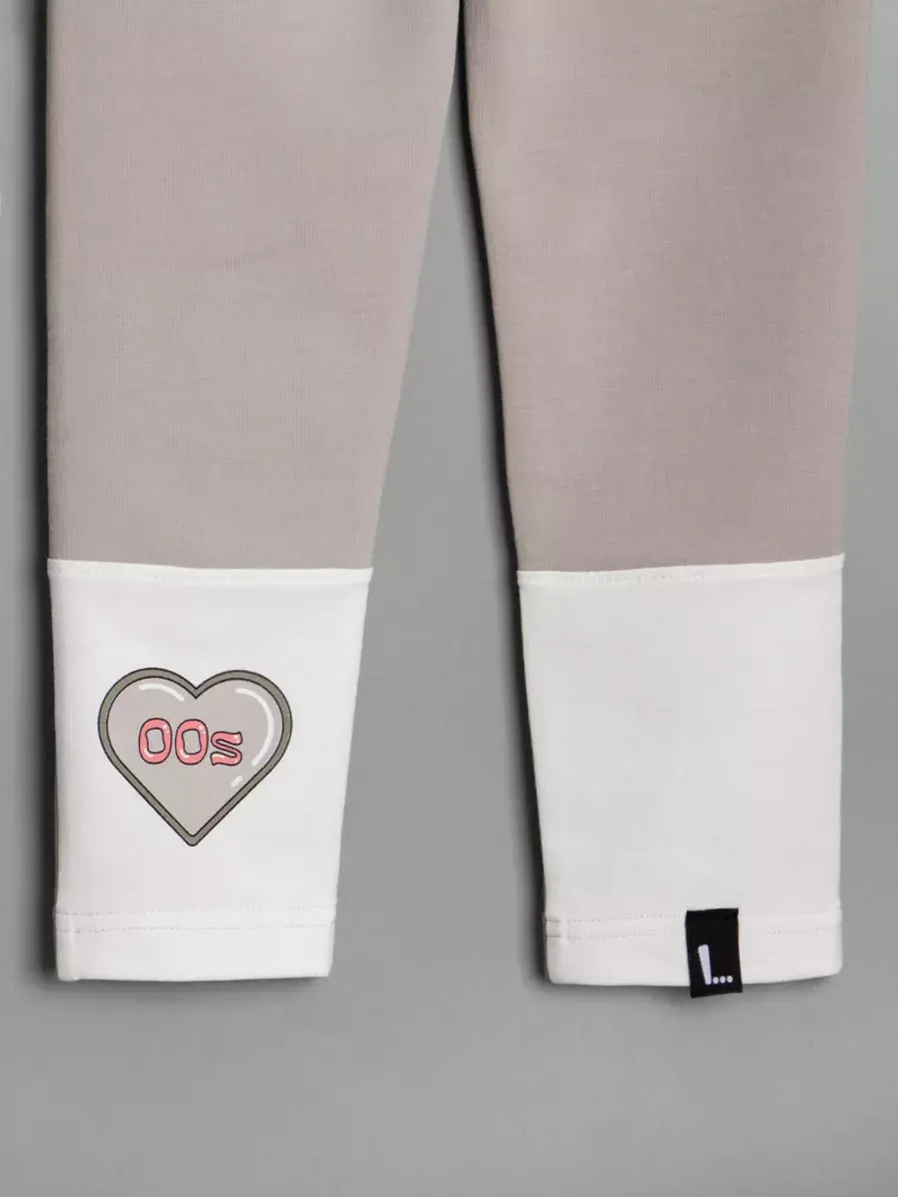 Костюм для девочки спортивный на осень