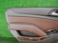 Обшивка двери задняя левая Chevrolet Tahoe 4 14-21