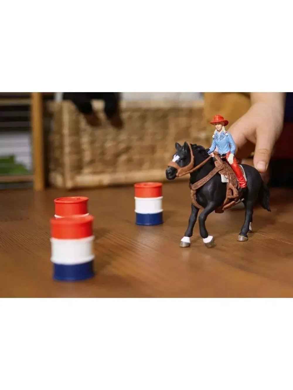 Набор Ковбойка и гонки на бочках Schleich 42576