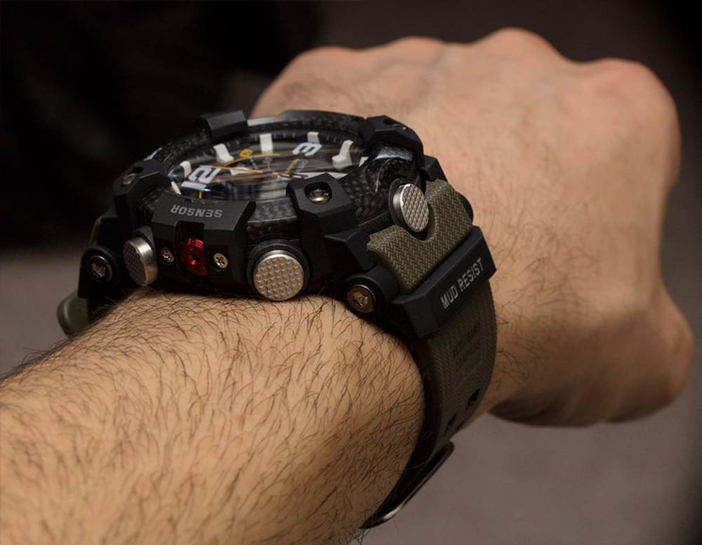 Часы Casio GG-B100-1A3