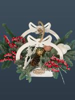 Новогодняя композиция с игрушками