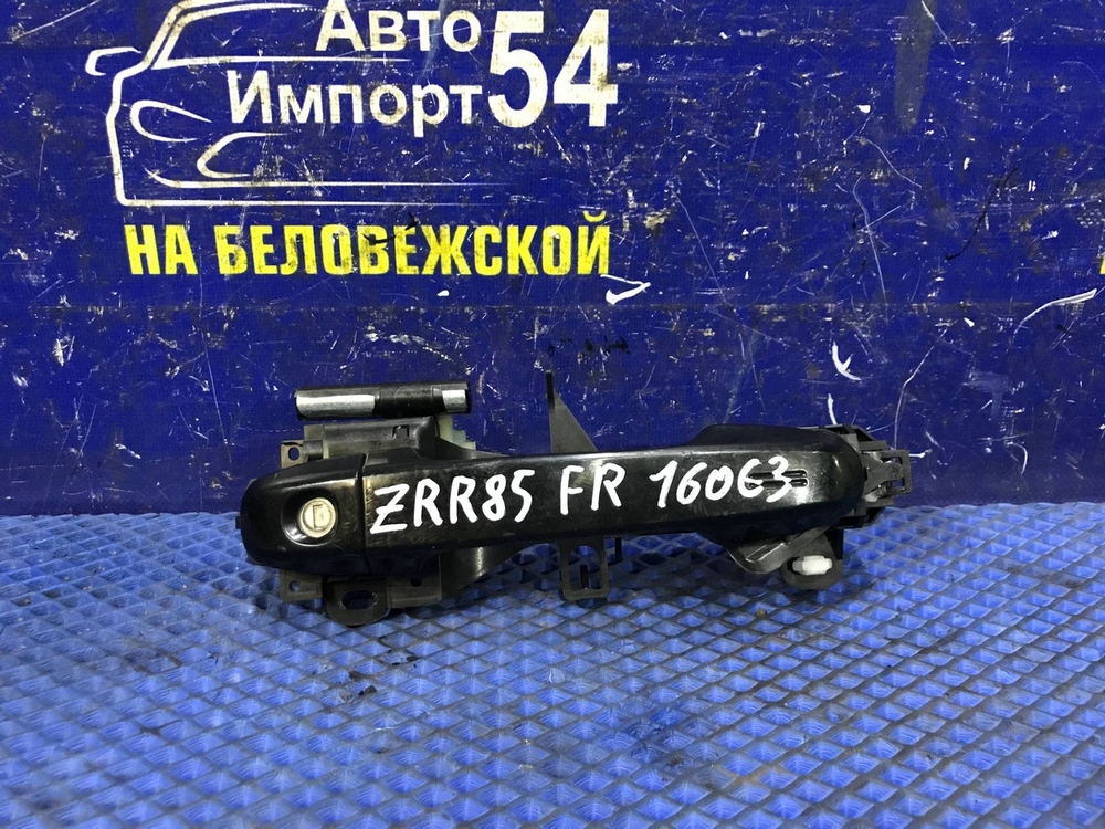 Ручка двери передней правой внешняя TOYOTA NOAH 2014-2021