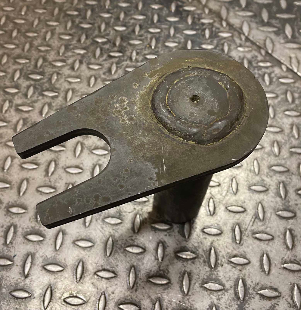 Палец 811/01106