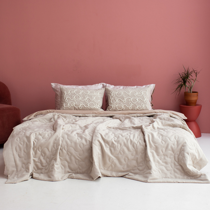 Декоративная подушка "Кьют"