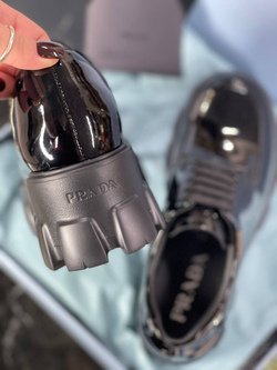 Лоферы Prada