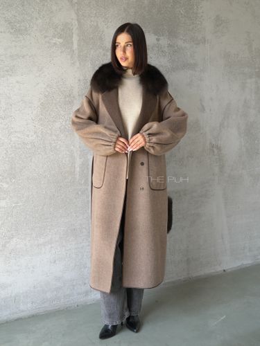 Коричневое двустороннее пальто на поясе с меховым воротником