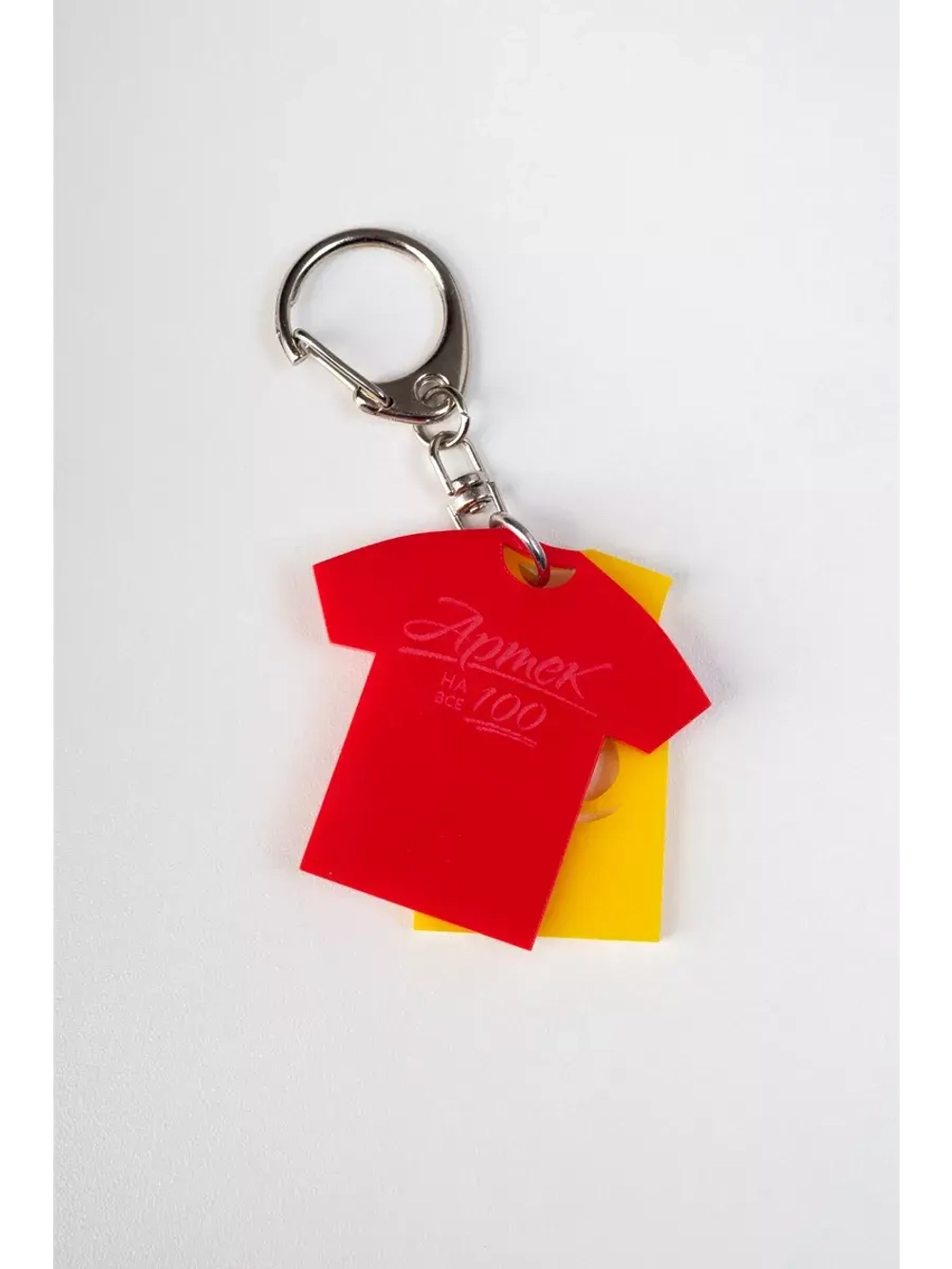 Брелок акриловый