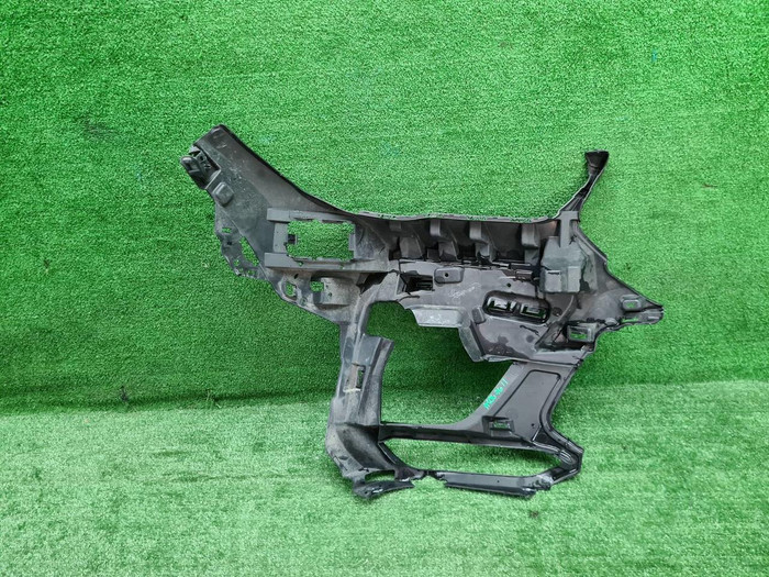 Кронштейн переднего бампера лев. BMW X6M F96 19-23