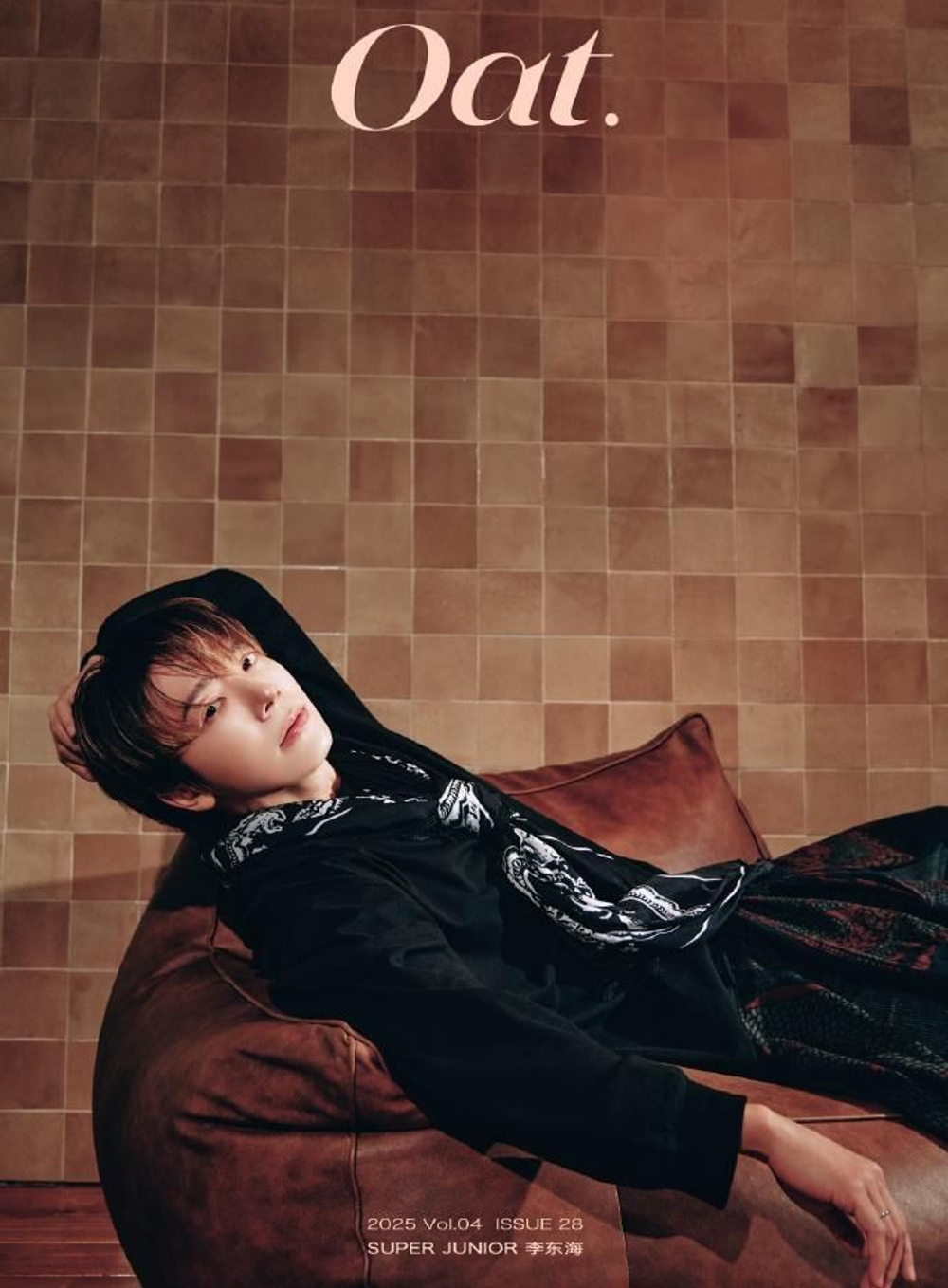 публикация OAT (CHINA) - 2025.11 SUPER JUNIOR DONGHAE C Type