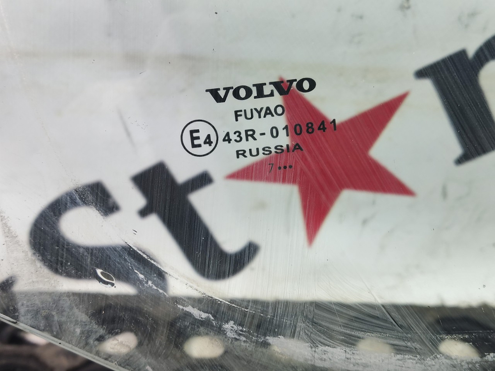 Стекло двери правой 2017г.