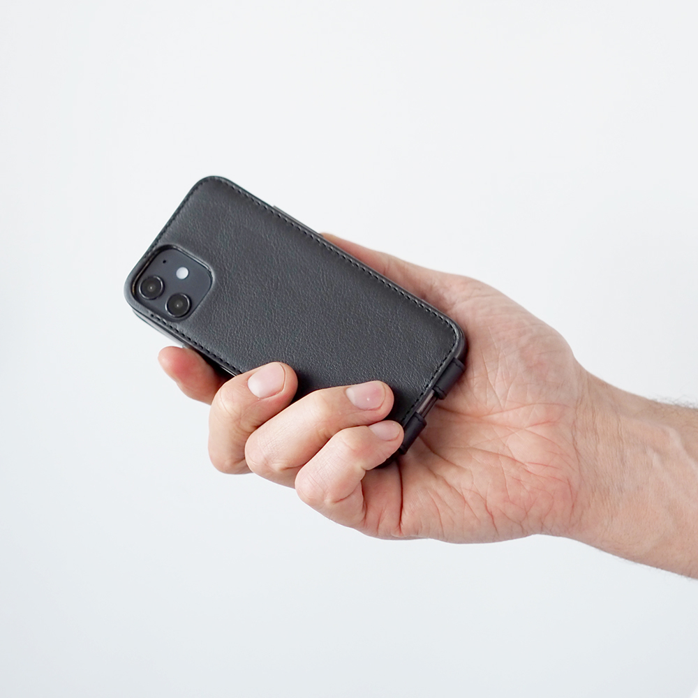 Чехол кожаный для iPhone 12 Mini черного цвета