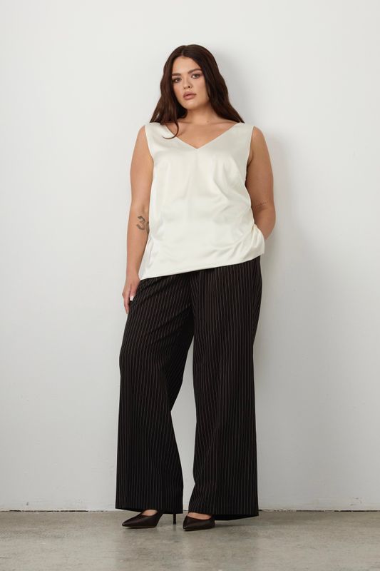 Топ двухслойный на широких бретелях, сливочный